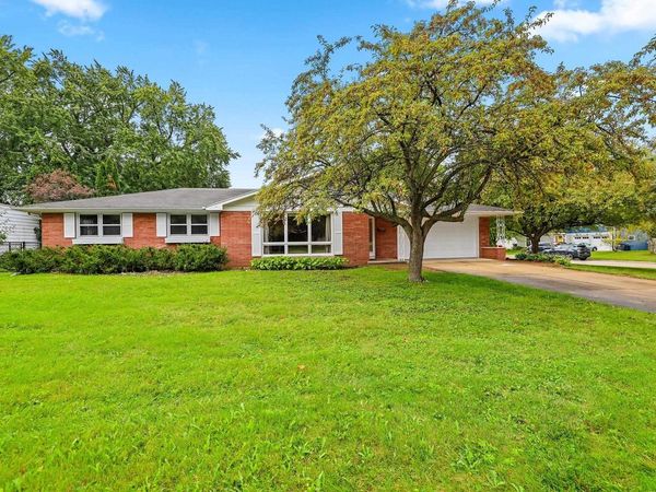 140 HELENE COURT, Green Bay, WI 54301