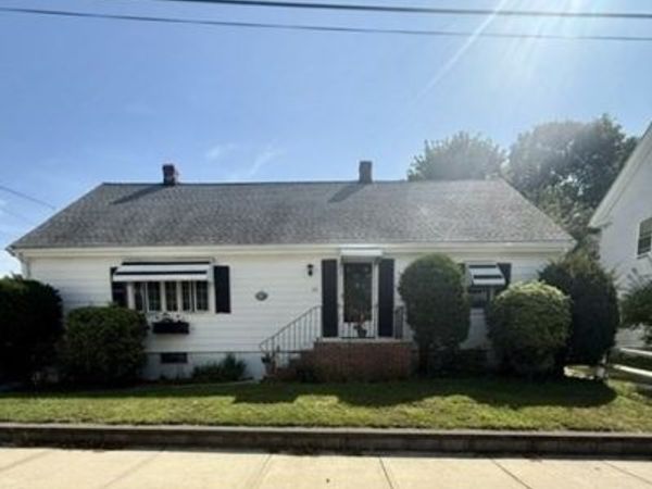 21-23 Pratt St, Unit 21, Melrose, MA 02176