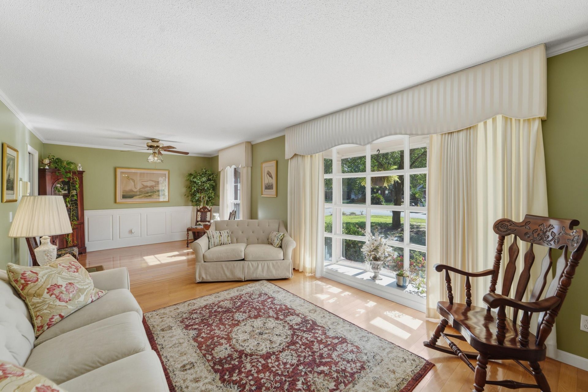 400 Stratford Drive Photo 10