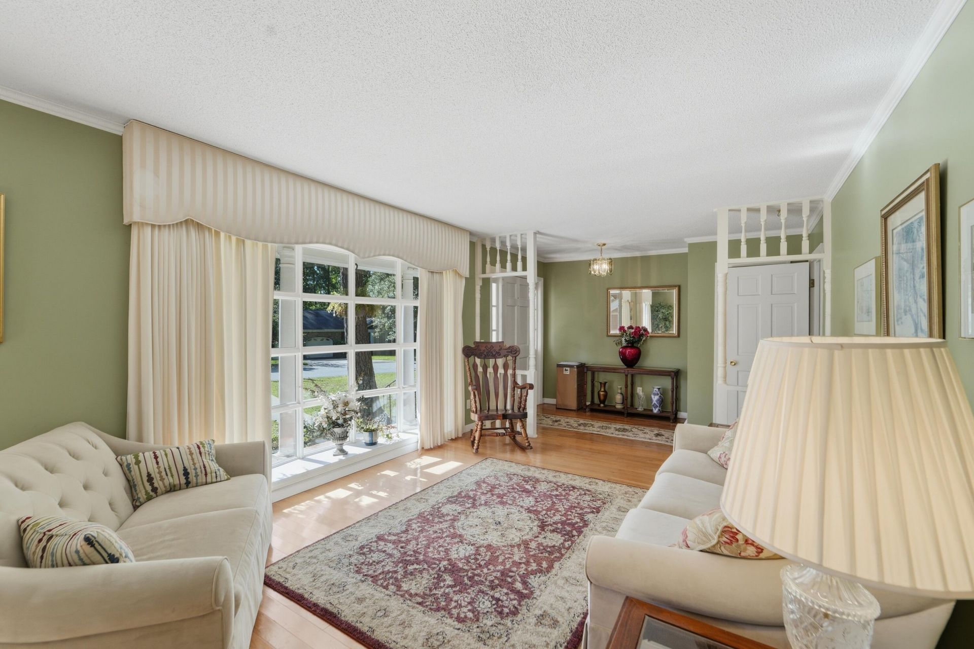 400 Stratford Drive Photo 12