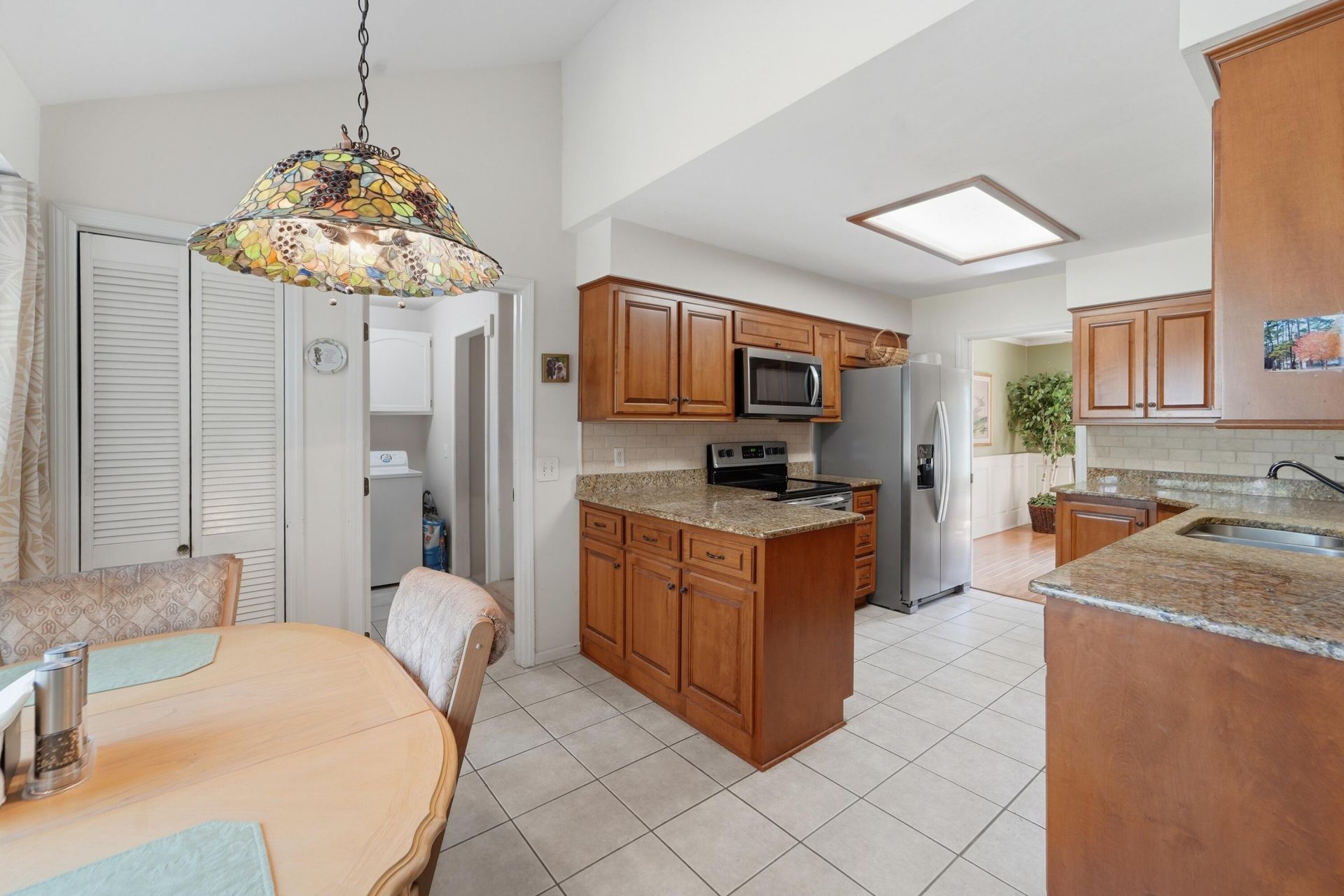 400 Stratford Drive Photo 15
