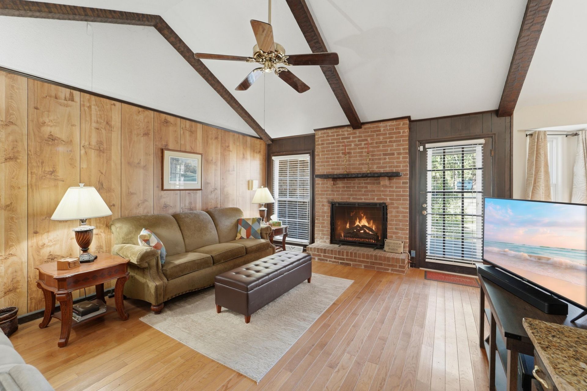 400 Stratford Drive Photo 21