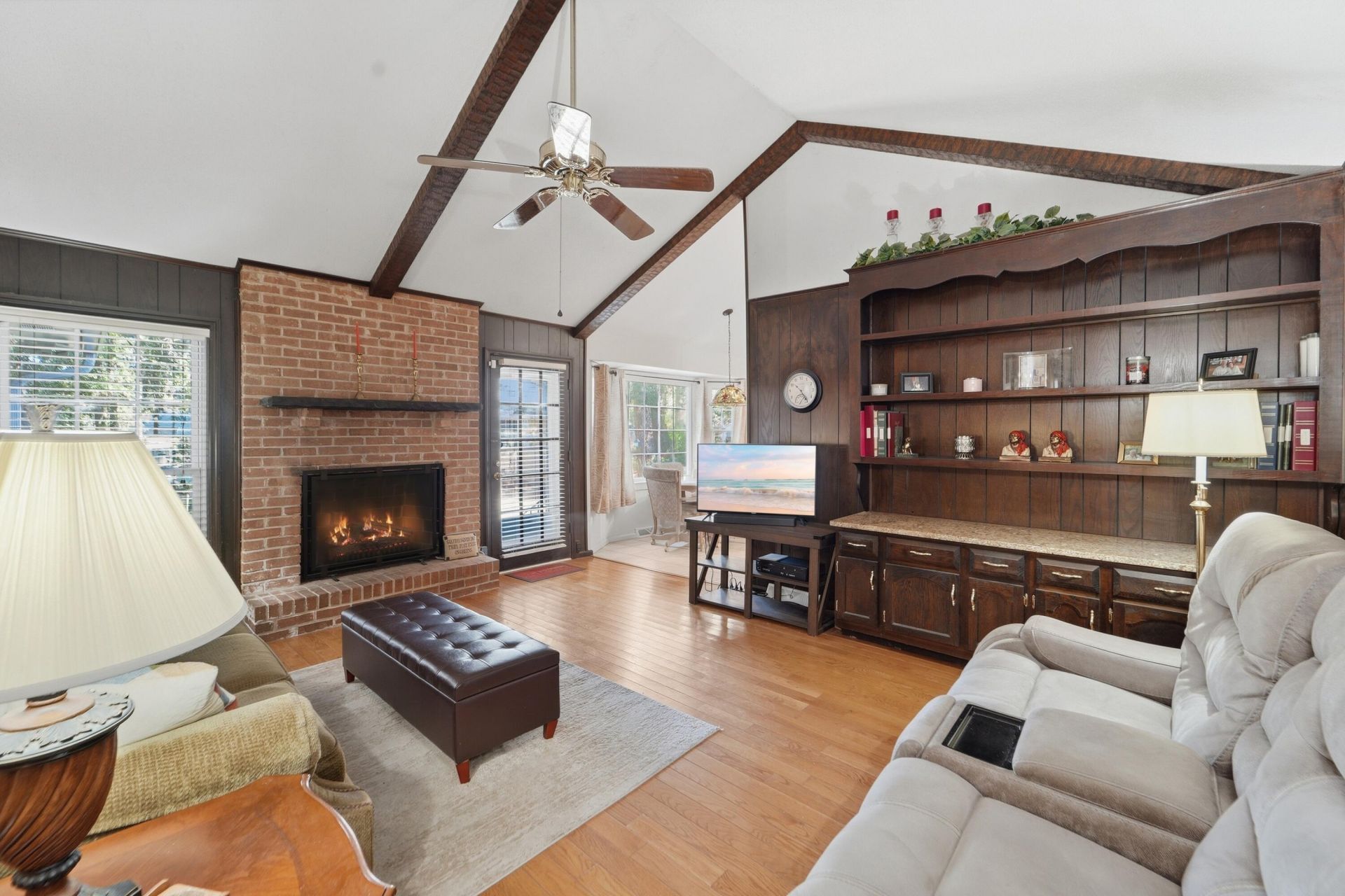 400 Stratford Drive Photo 22