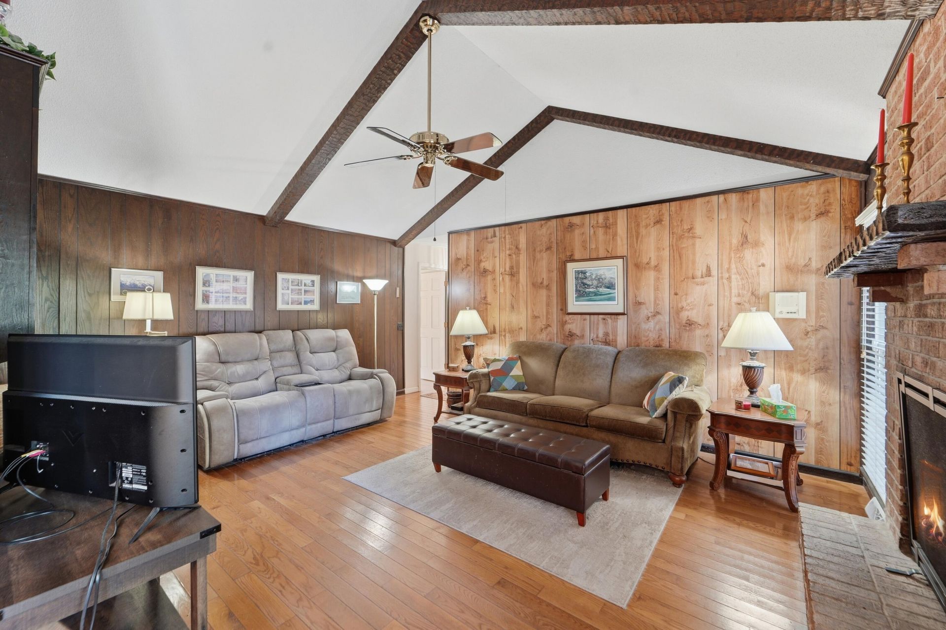 400 Stratford Drive Photo 23