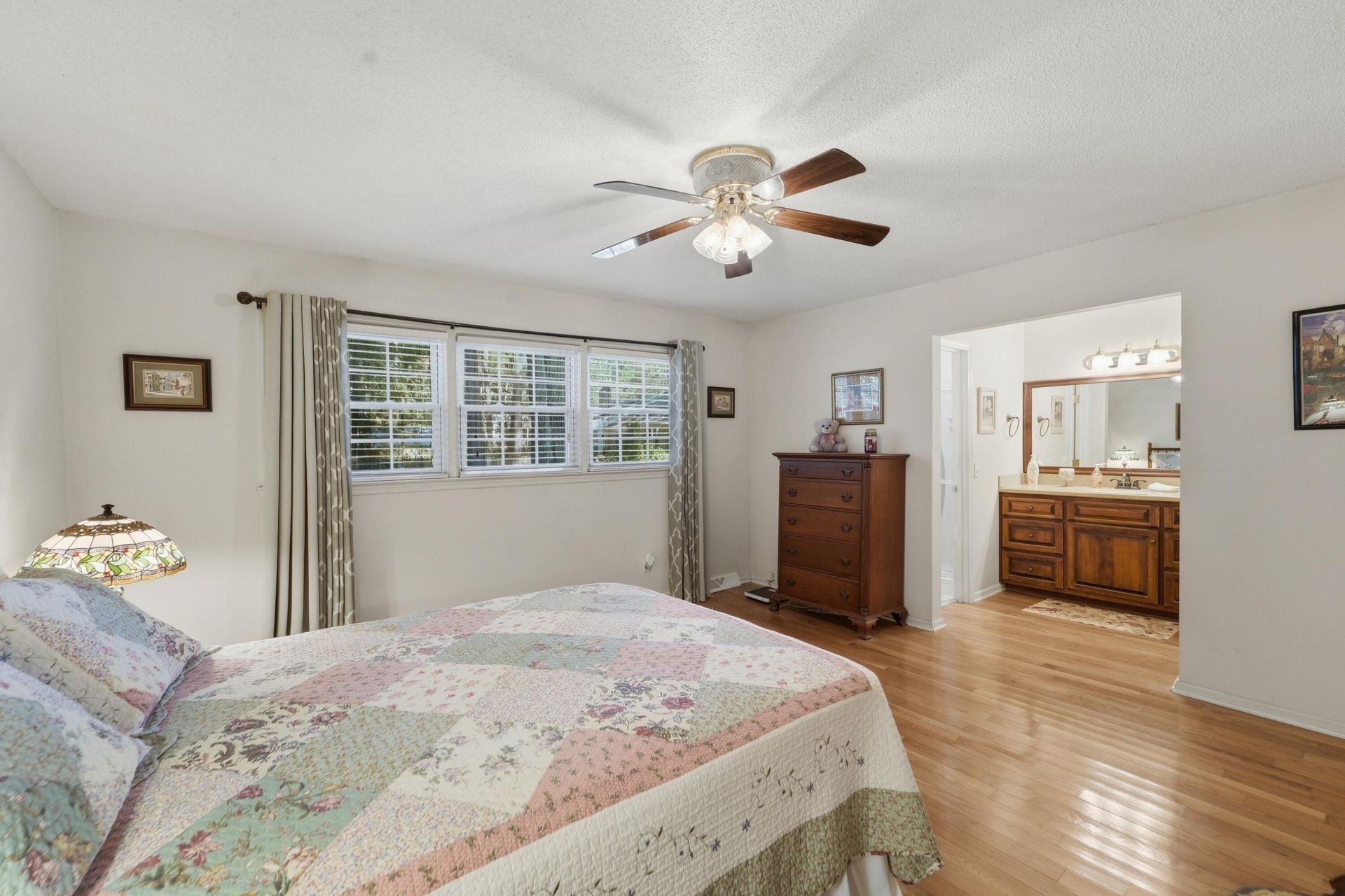 400 Stratford Drive Photo 24