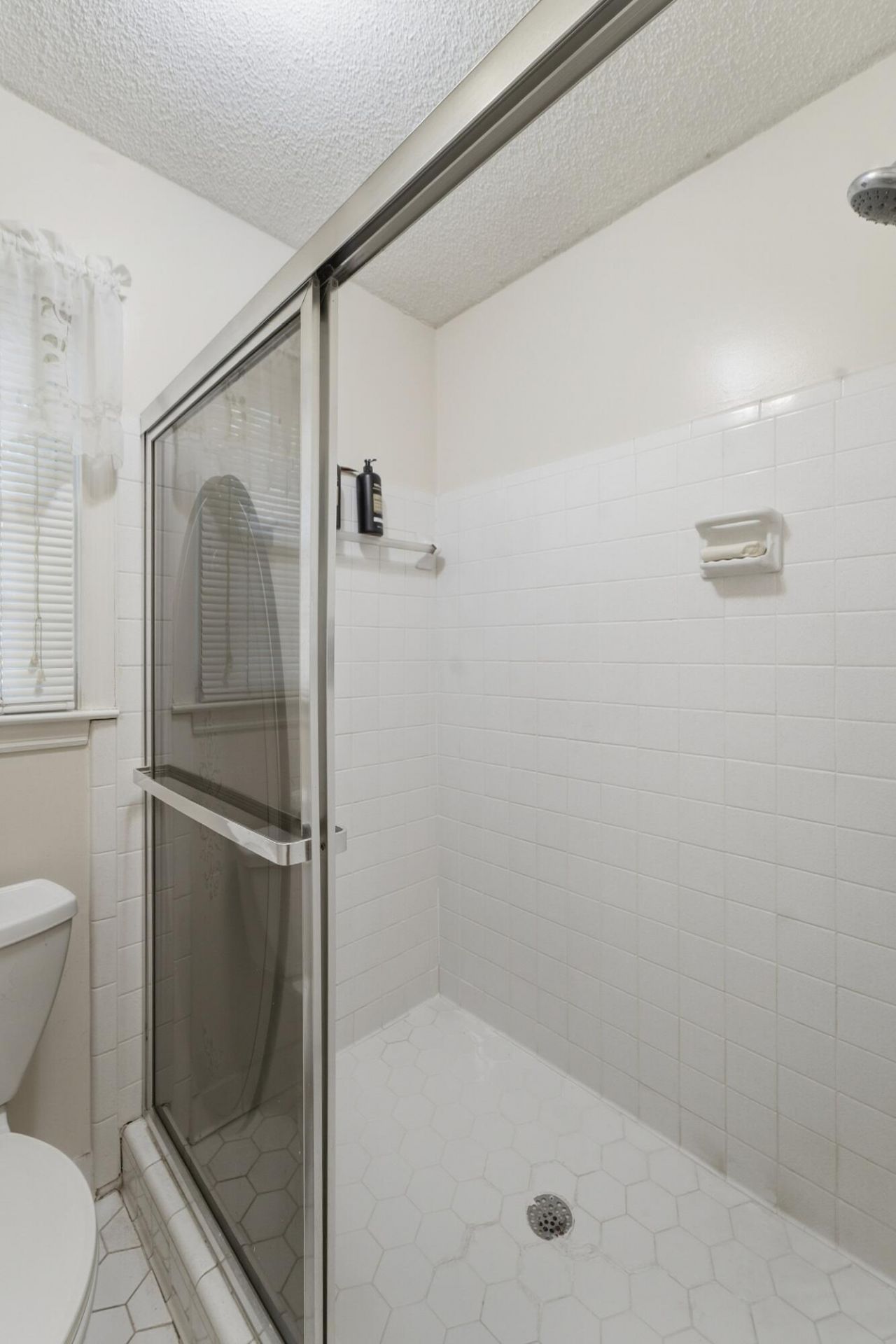 400 Stratford Drive Photo 27