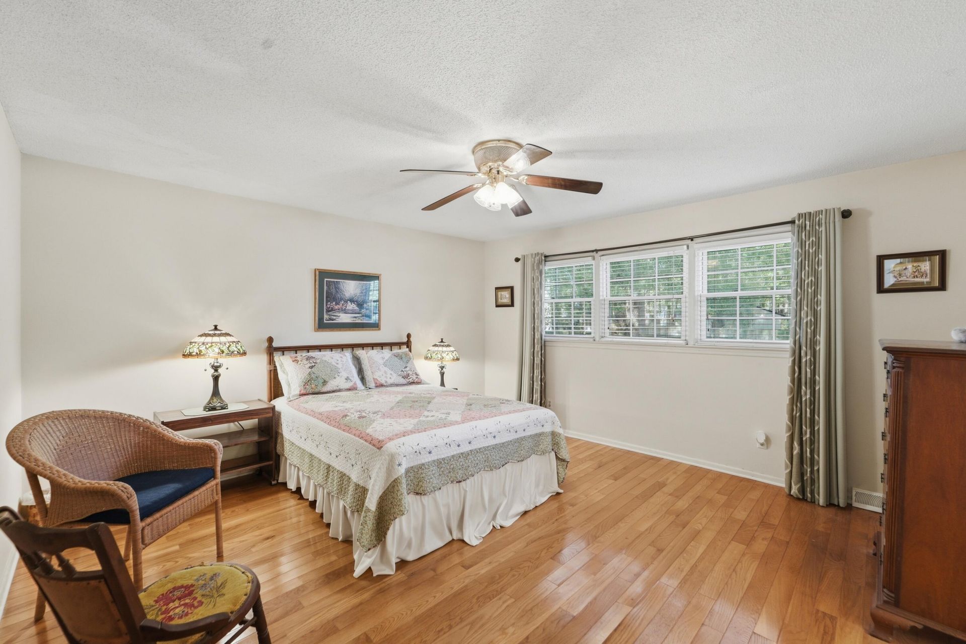 400 Stratford Drive Photo 29