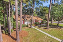 400 Stratford Drive photo 4
