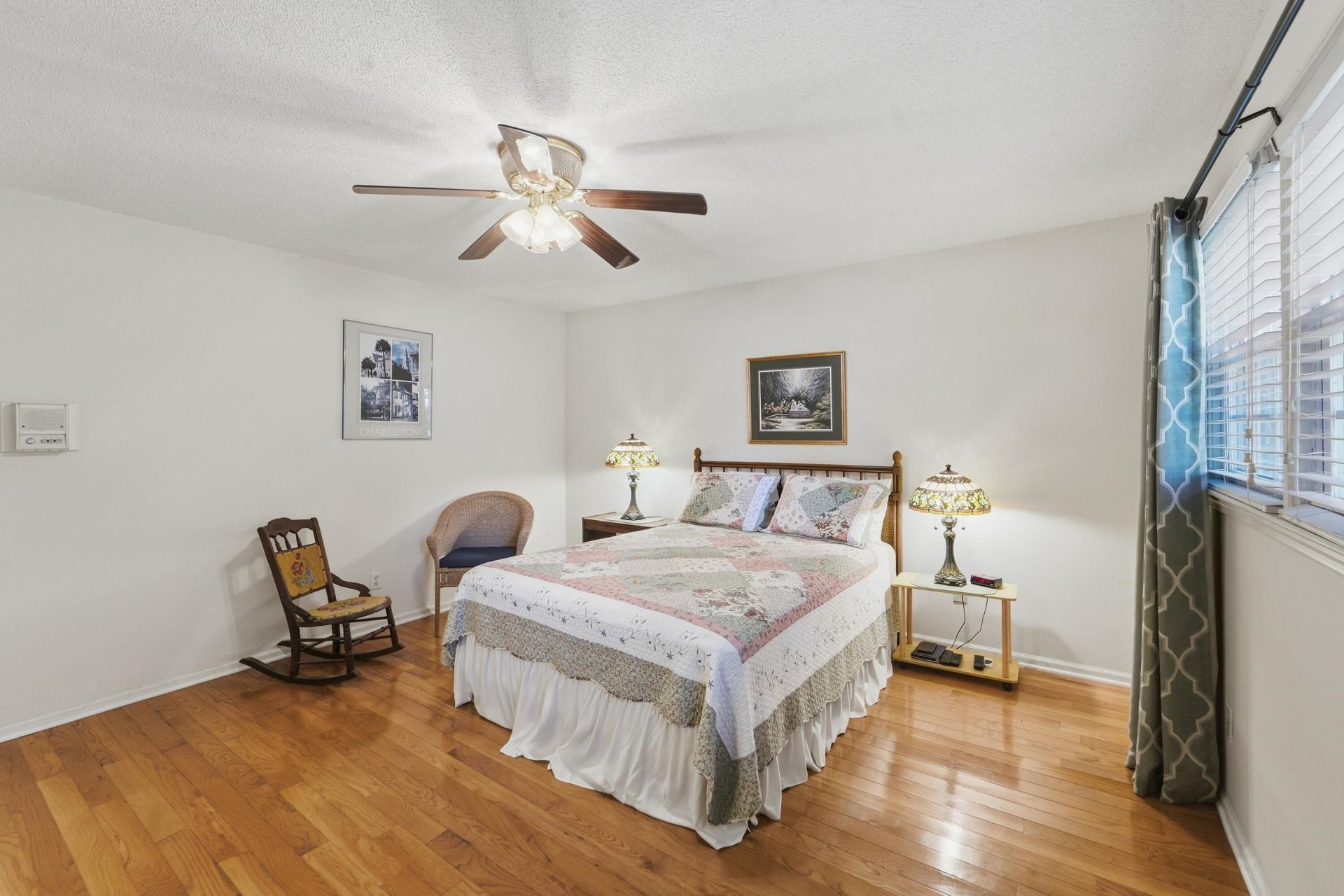 400 Stratford Drive Photo 30
