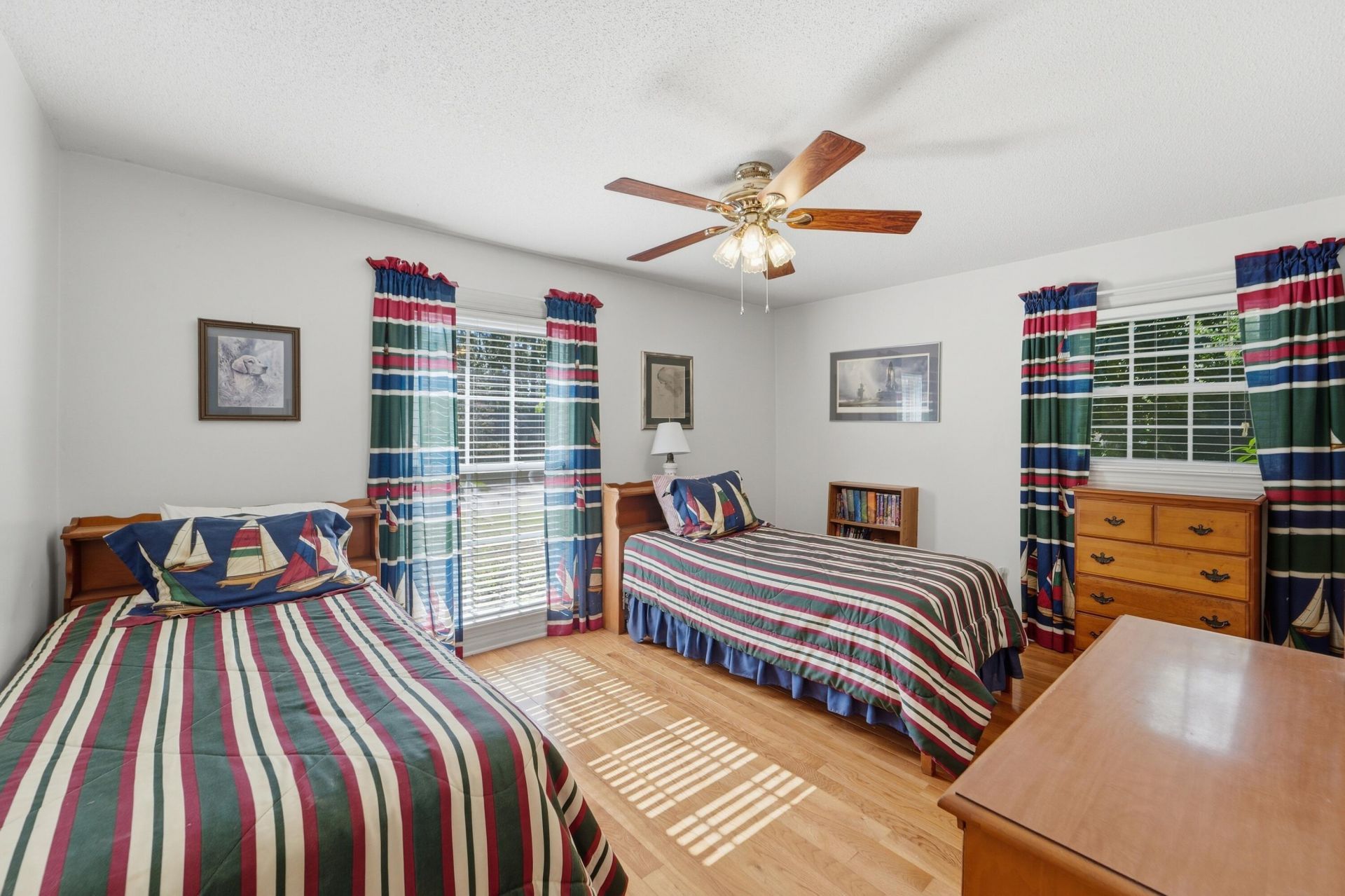 400 Stratford Drive Photo 34