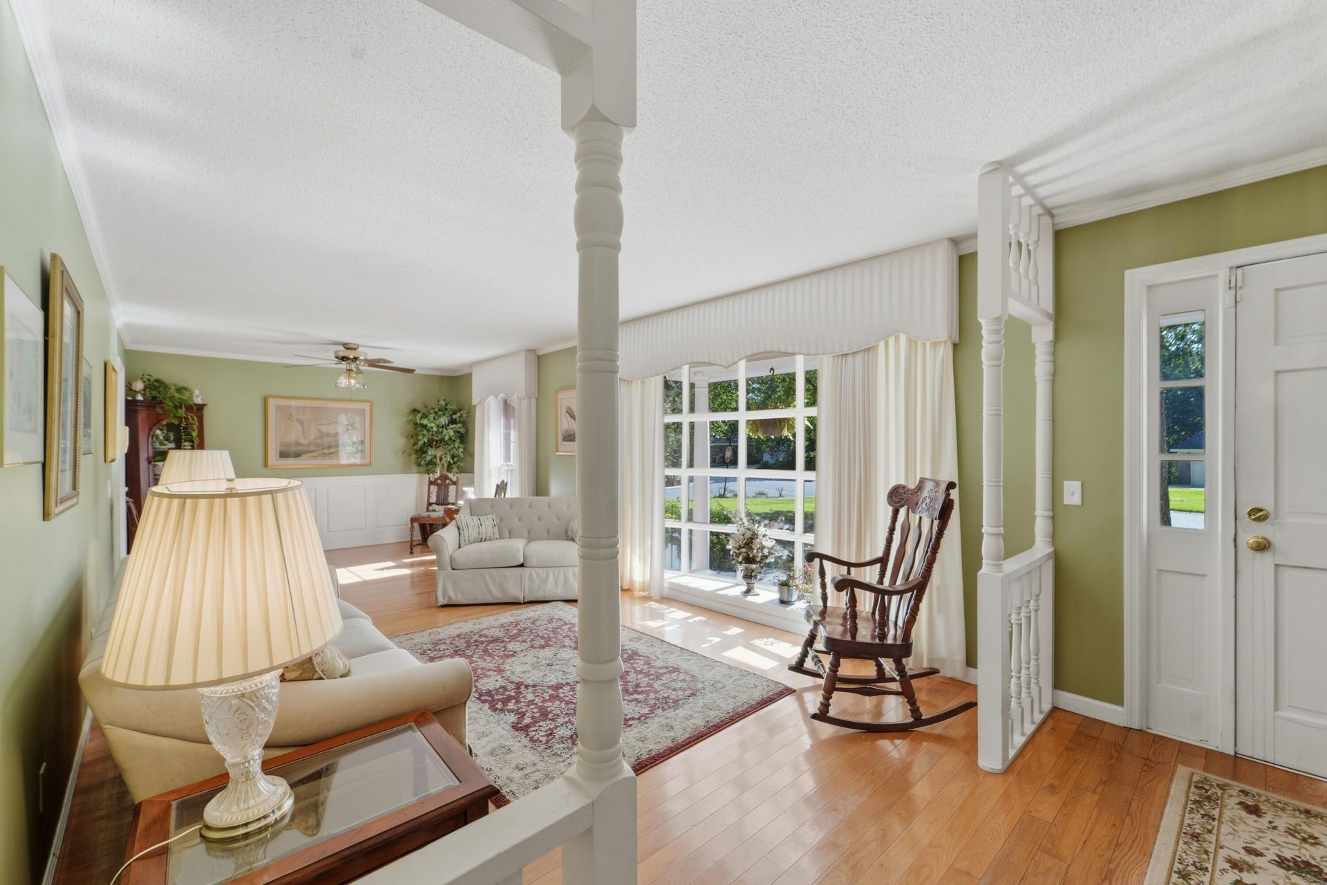 400 Stratford Drive Photo 8