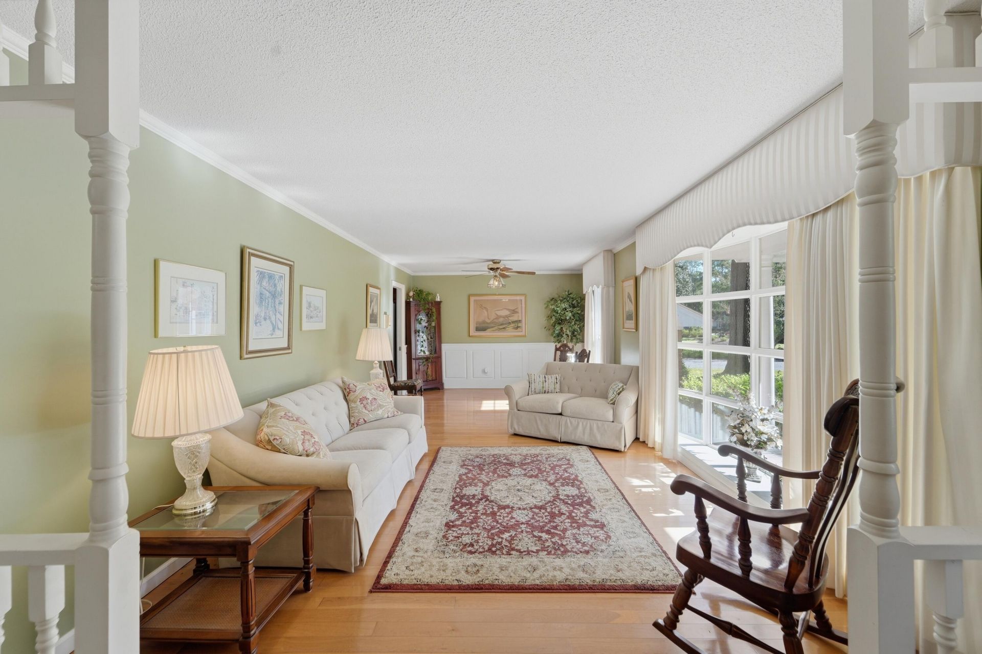 400 Stratford Drive Photo 9