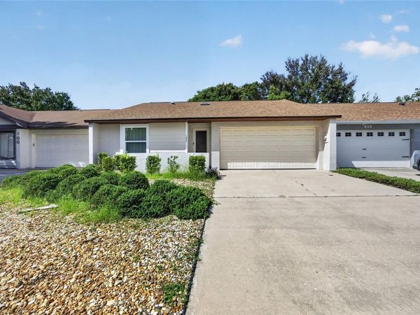 102 EDGEWATER CIRCLE , SANFORD, FL 32773