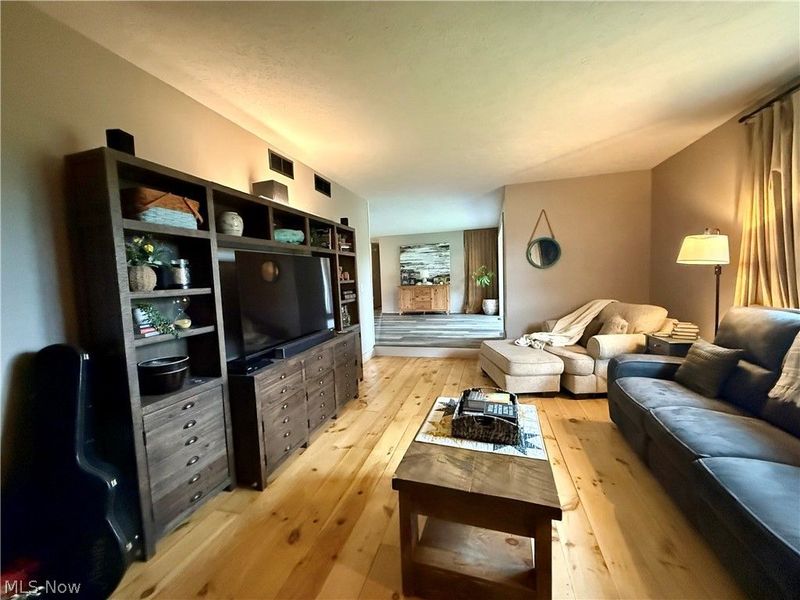 4239 State Route 39 NE, New Philadelphia, OH 44663 Photo 5