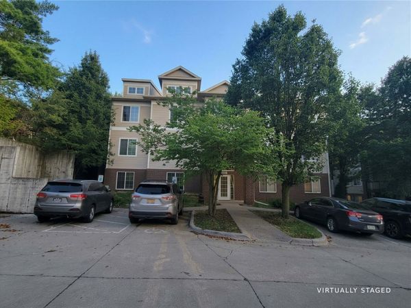 1820 W Benton Street , Unit 301, Iowa City, IA 52246