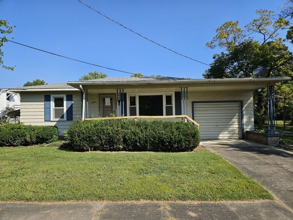305 Fife Street , Carrier Mills, IL 62917