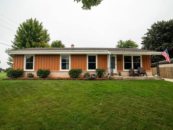 1614 N Lakeview AVENUE, Port Washington, WI 53074
