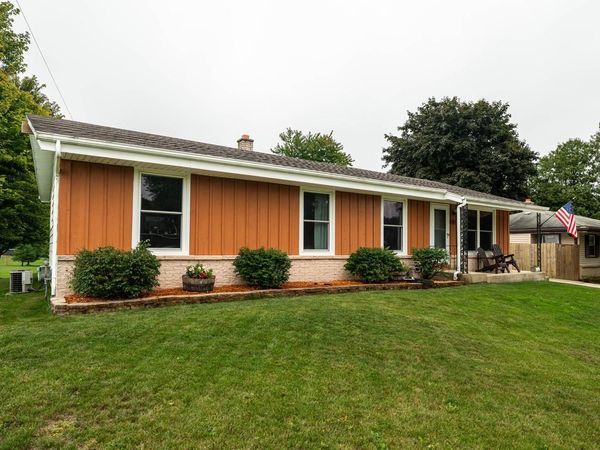 1614 N Lakeview AVENUE, Port Washington, WI 53074
