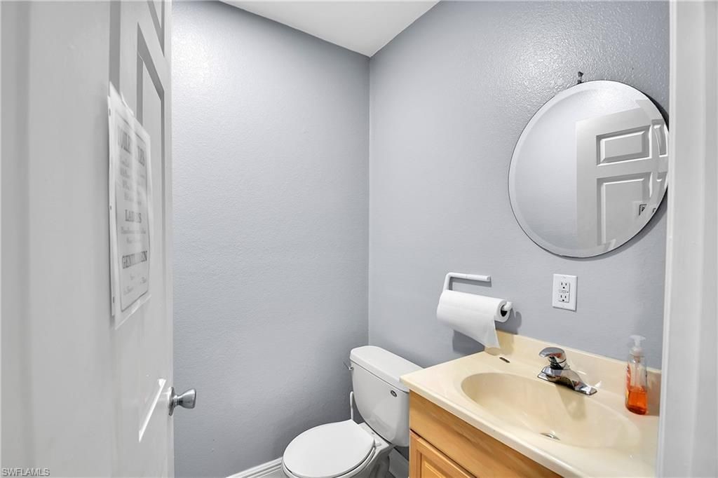 12165 Metro Pkwy, Unit 1-4, Fort Myers, FL 33966 Photo