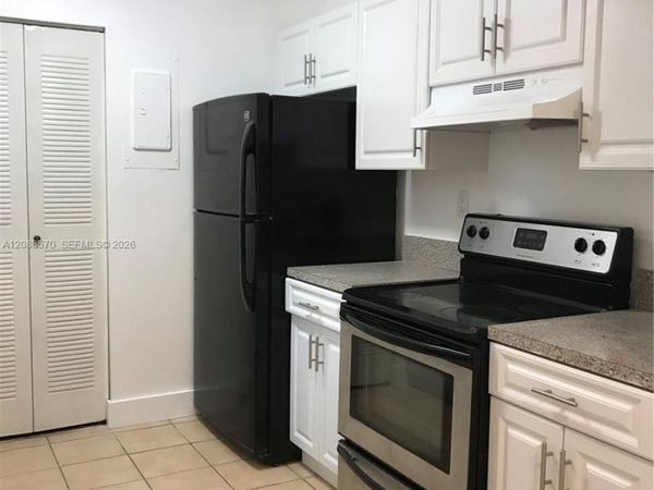 666 NW 114th Ave , Unit 203, Sweetwater, FL 33172