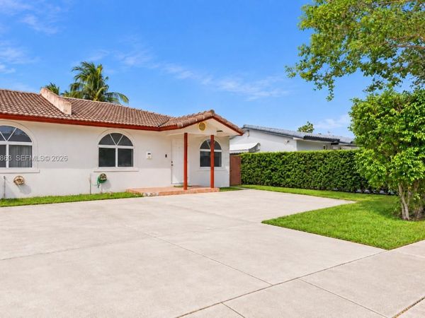 5945 NW 38th St , Unit 5947, Virginia Gardens, FL 33166