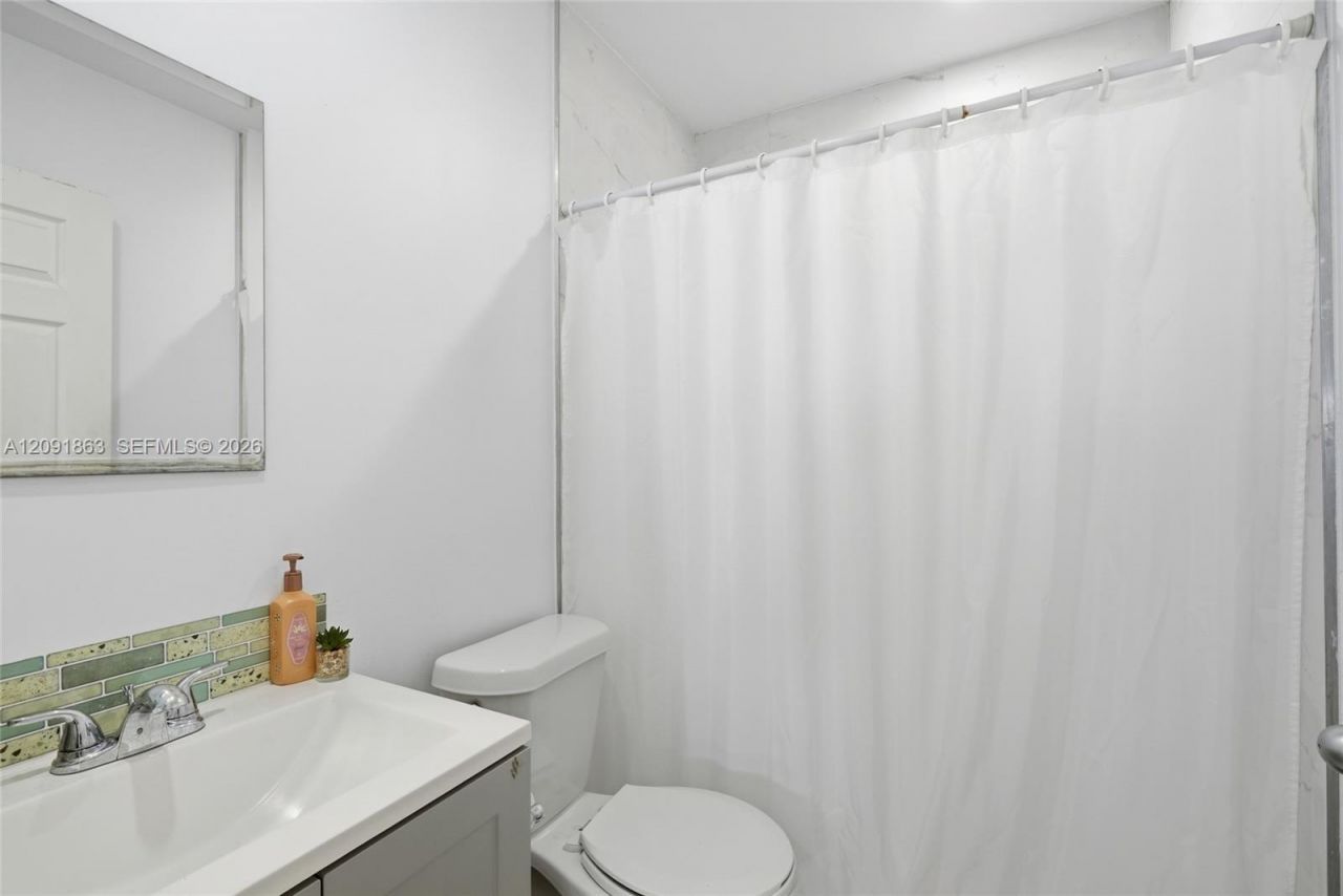 5945 NW 38th St, Unit 5947, Virginia Gardens, FL 33166 Photo