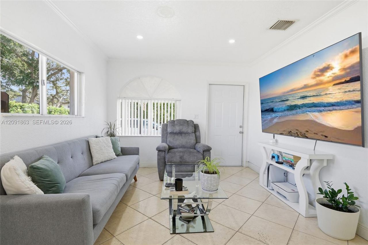5945 NW 38th St, Unit 5947, Virginia Gardens, FL 33166 Photo