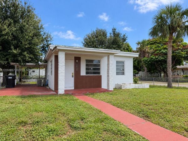 1525 NE 154th St, Unit 1525, North Miami Beach, FL 33162