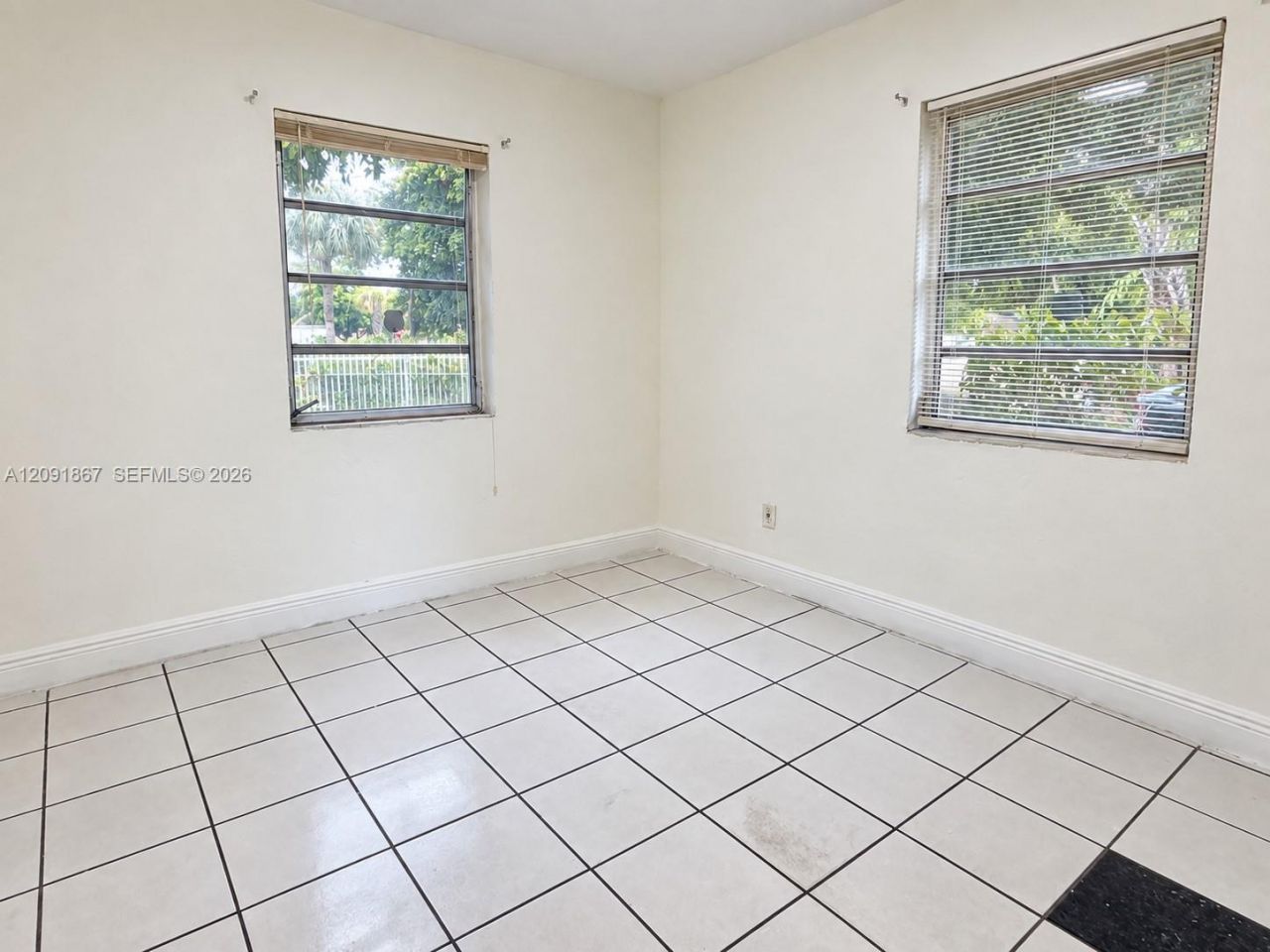 1525 NE 154th St, Unit 1525, North Miami Beach, FL 33162 Photo