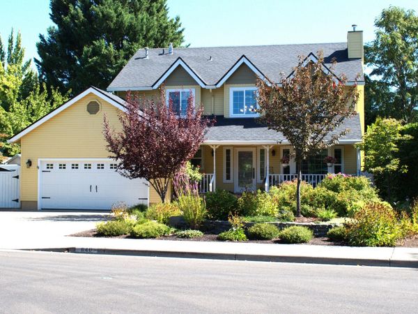 640 Carriage Lane, Jacksonville, OR 97530
