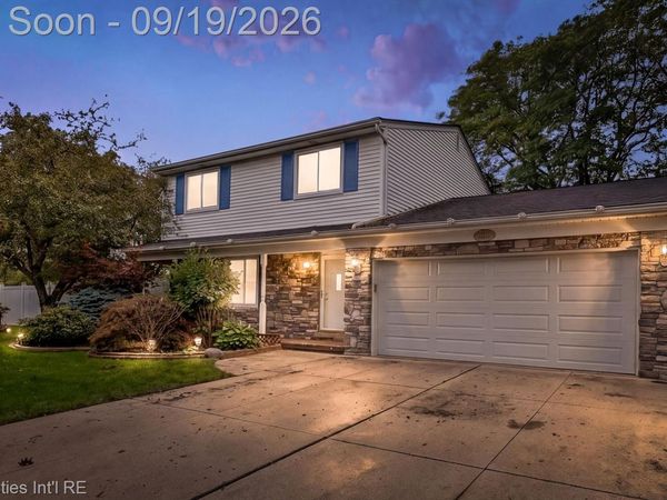 5009 Abington Drive, Troy, Mi 48085