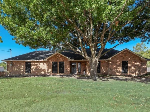 134 Deborde Circle , Red Oak, TX 75154