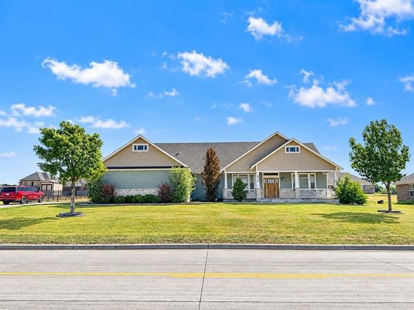 916 N Mesquite Street , Muenster, TX 76252