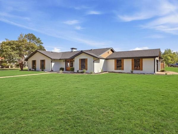 3910 Miranda Drive, Paris, TX 75462