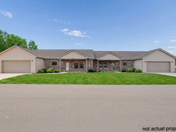 1930 Sussex Way , Marion, OH 43302