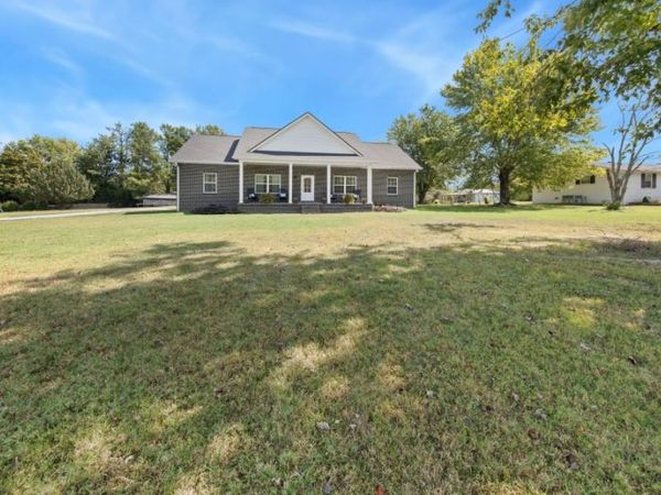 530 Fairway Dr , Lafayette, TN 37083