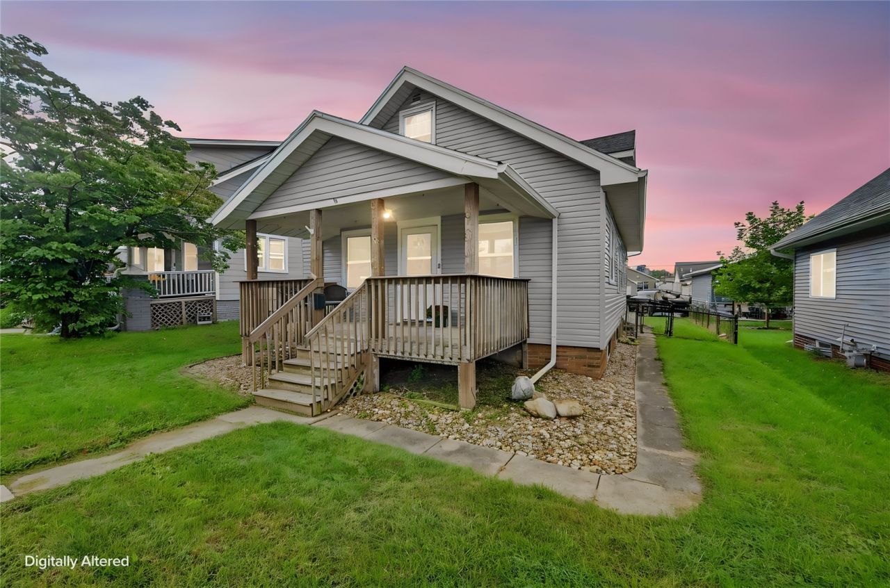 2136 C Street Sw, Cedar Rapids, IA 52404 Main Photo