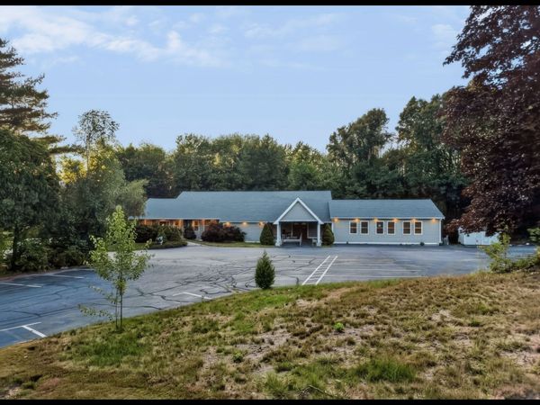206 Turnpike Rd, Southborough, MA 01772