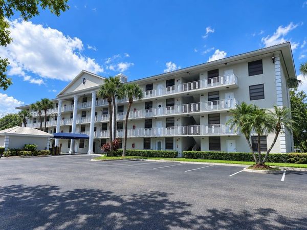 1717 Whitehall Dr, Unit 304, Davie, FL 33324