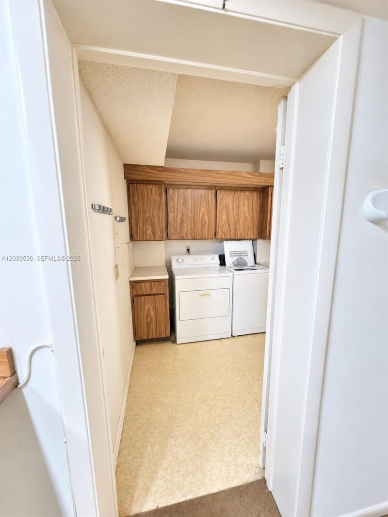 1717 Whitehall Dr, Unit 304, Davie, FL 33324 Photo