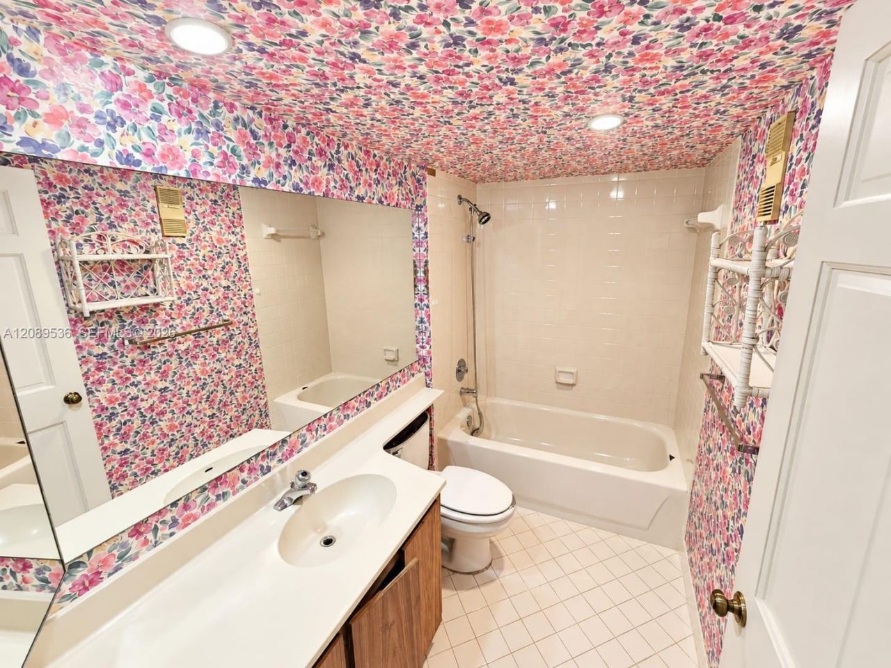 1717 Whitehall Dr, Unit 304, Davie, FL 33324 Photo