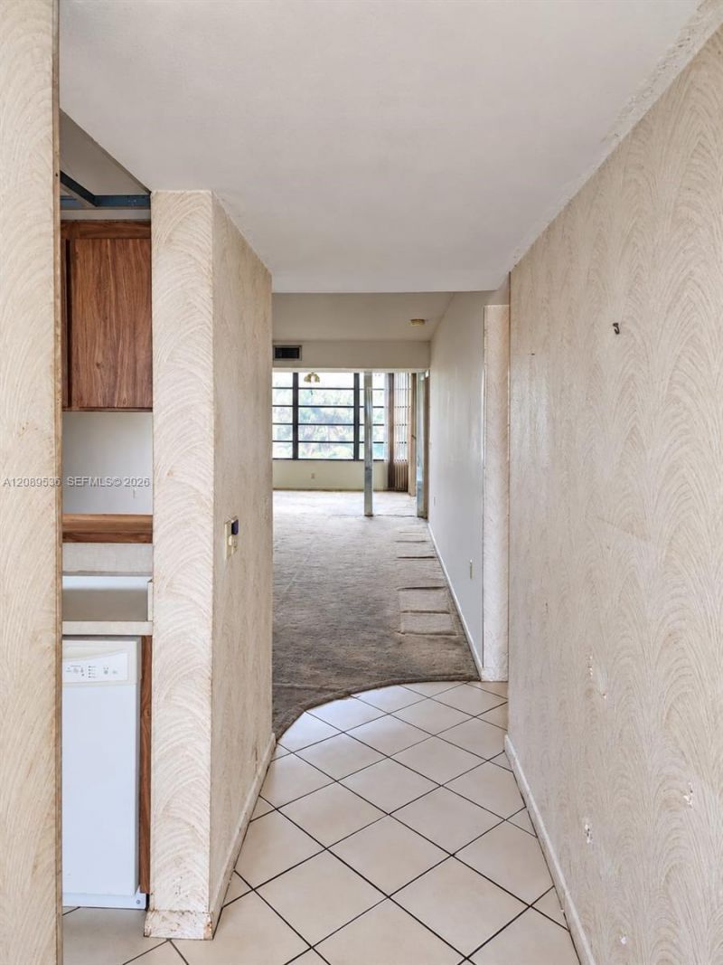 1717 Whitehall Dr, Unit 304, Davie, FL 33324 Photo