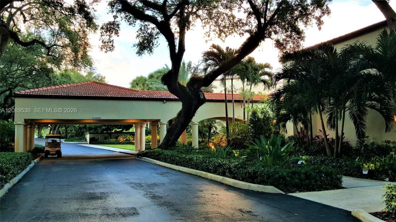 1717 Whitehall Dr, Unit 304, Davie, FL 33324 Photo