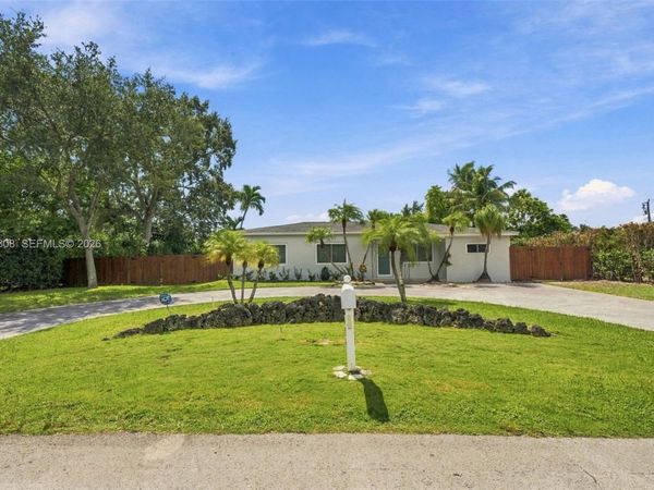 7120 SW 58th St , Miami, FL 33143