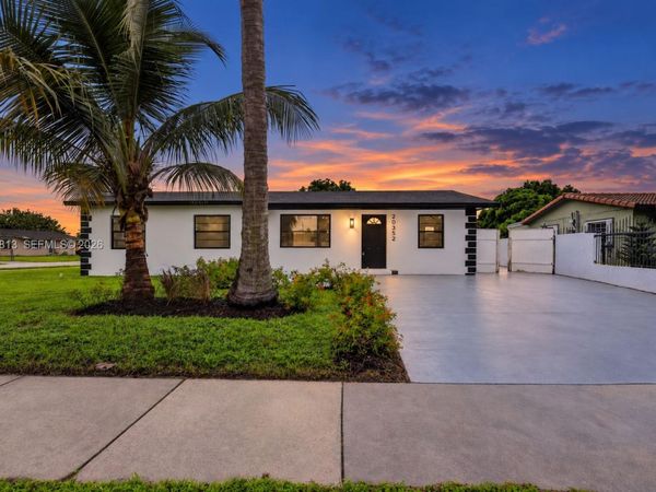 20352 NW 39th Ct , Miami Gardens, FL 33055