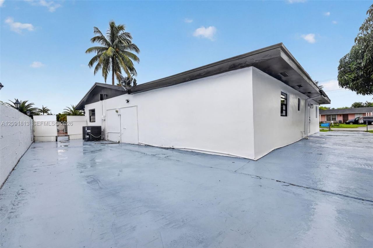 20352 NW 39th Ct , Miami Gardens, FL 33055 Photo