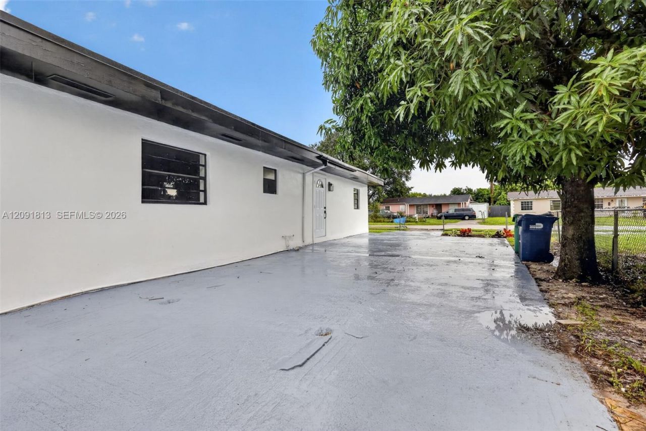 20352 NW 39th Ct , Miami Gardens, FL 33055 Photo