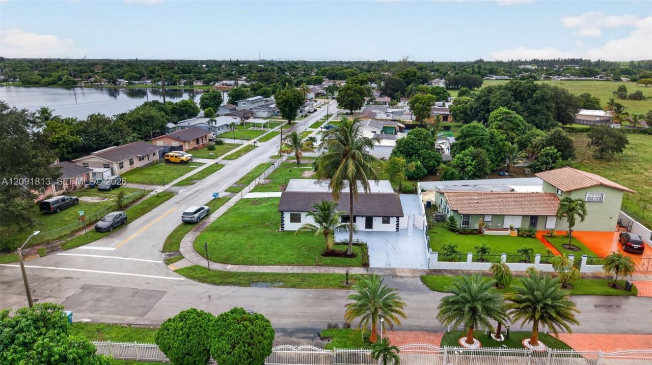 20352 NW 39th Ct , Miami Gardens, FL 33055 Photo