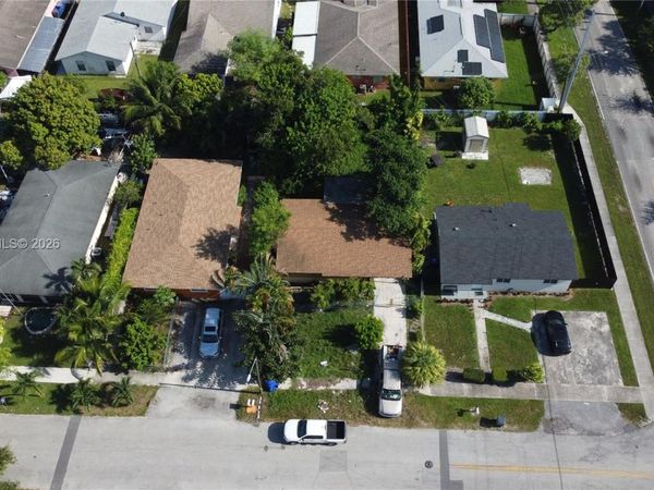 5205 Wiley St , Hollywood, FL 33021