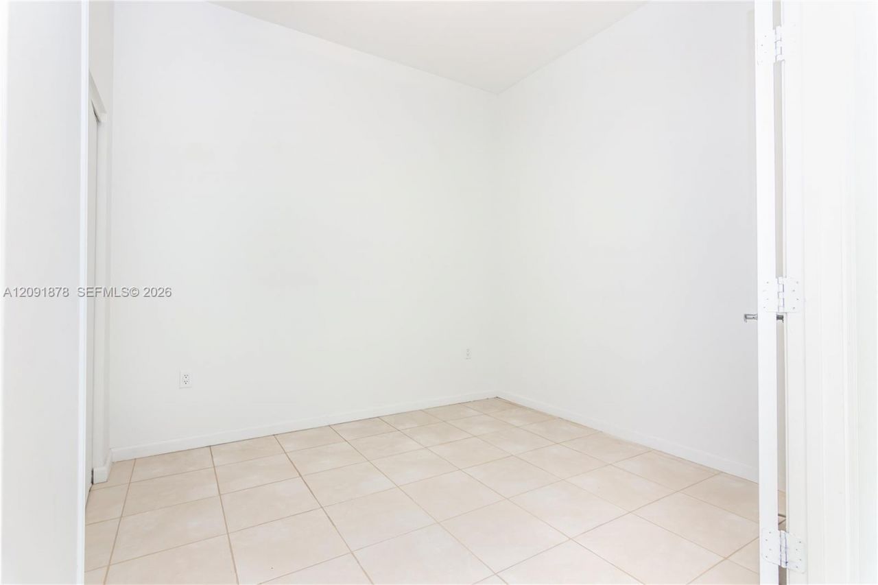 7928 East Dr, Unit 903, North Bay Village, FL 33141 Photo
